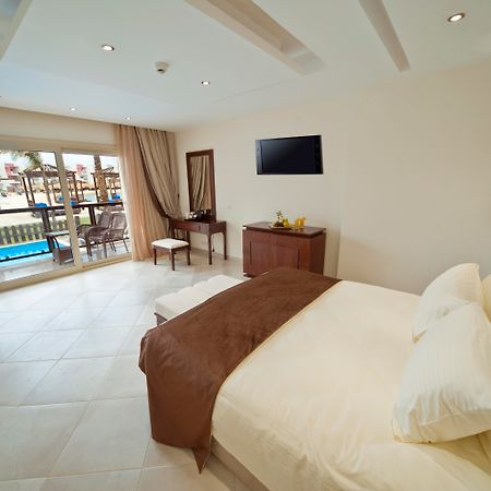 Sunrise Crystal Bay Resort -Grand Select (Adults Only) Hurghada Exterior photo A hotel room