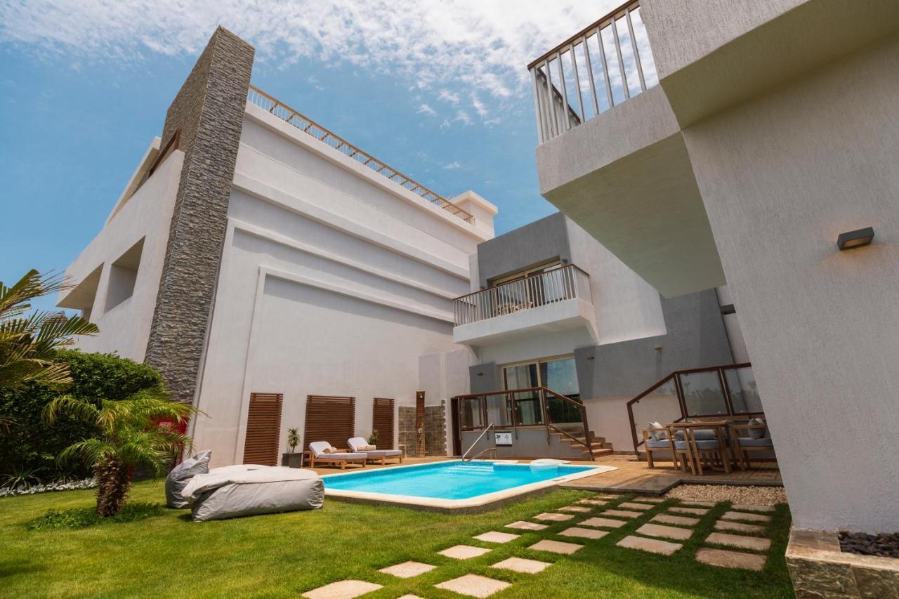 Sunrise Crystal Bay Resort -Grand Select (Adults Only) Hurghada Exterior photo Villa in Punta Cana