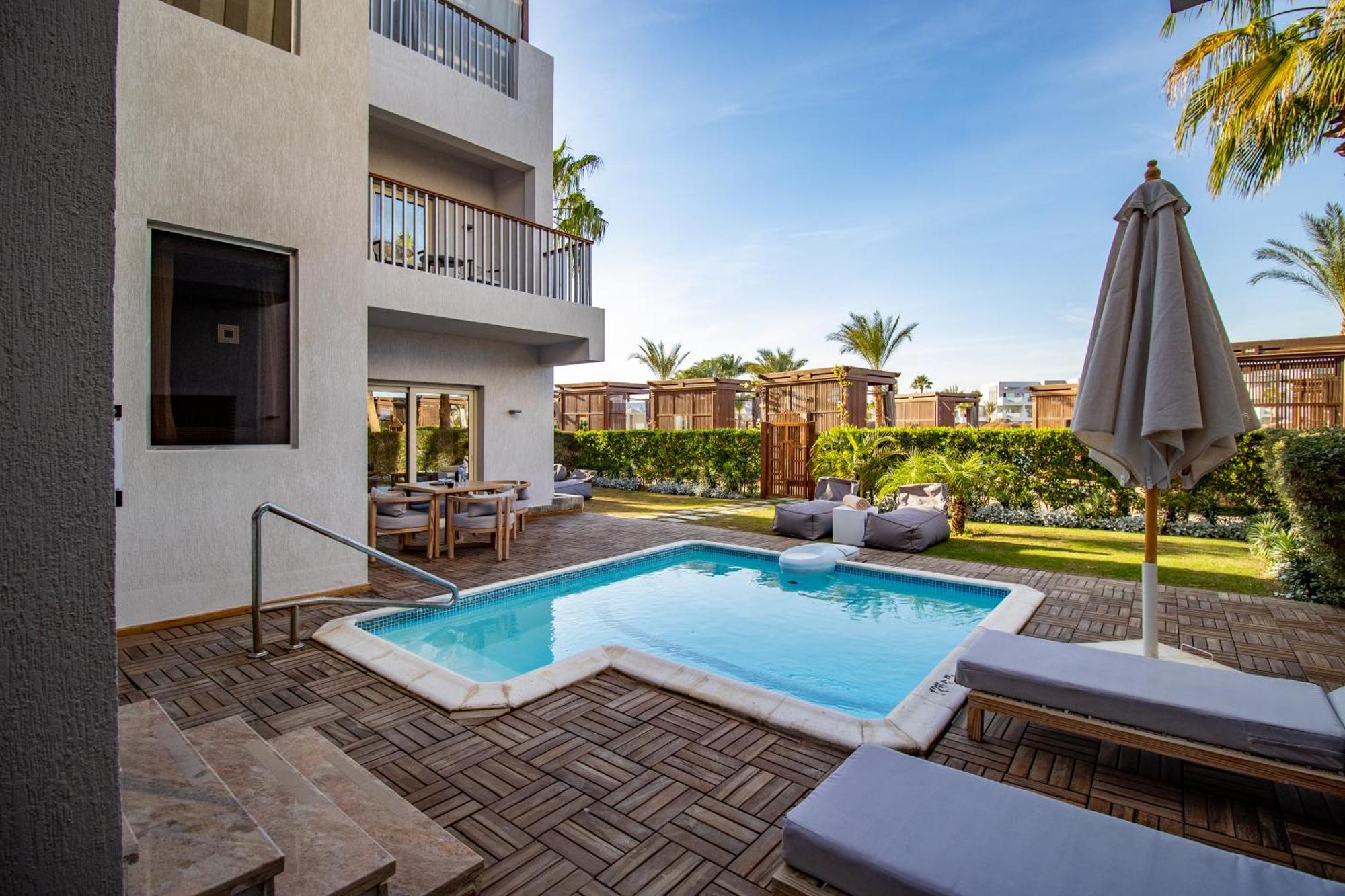 Sunrise Crystal Bay Resort -Grand Select (Adults Only) Hurghada Exterior photo Private pool at the hotel