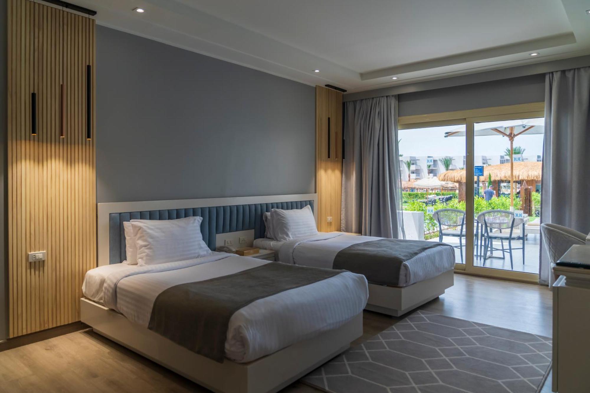 Sunrise Crystal Bay Resort -Grand Select (Adults Only) Hurghada Exterior photo A room at the hotel