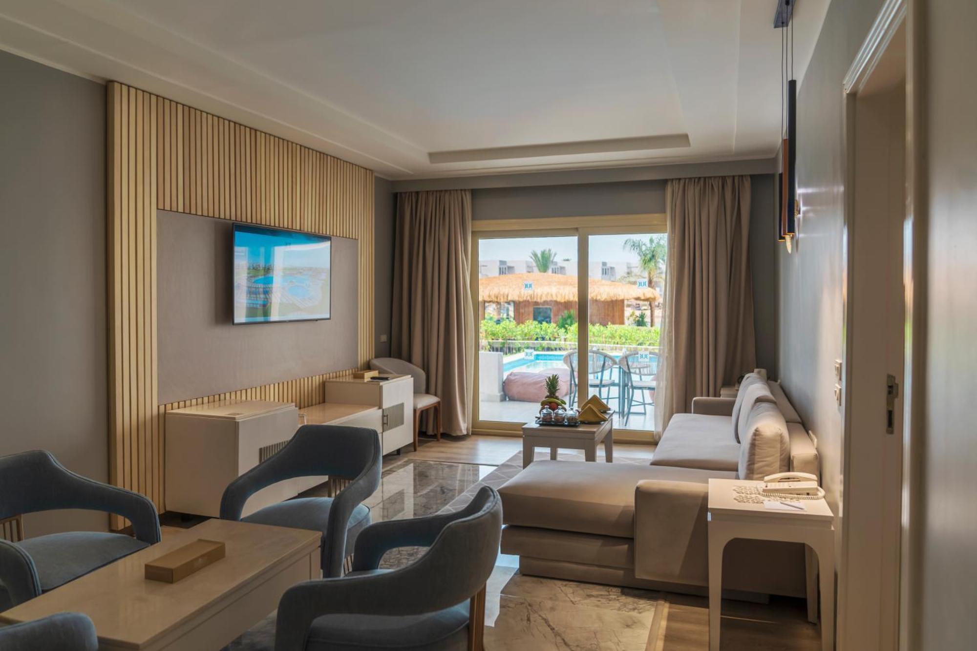Sunrise Crystal Bay Resort -Grand Select (Adults Only) Hurghada Exterior photo A suite at the Hilton Sharm El Sheikh Resort
